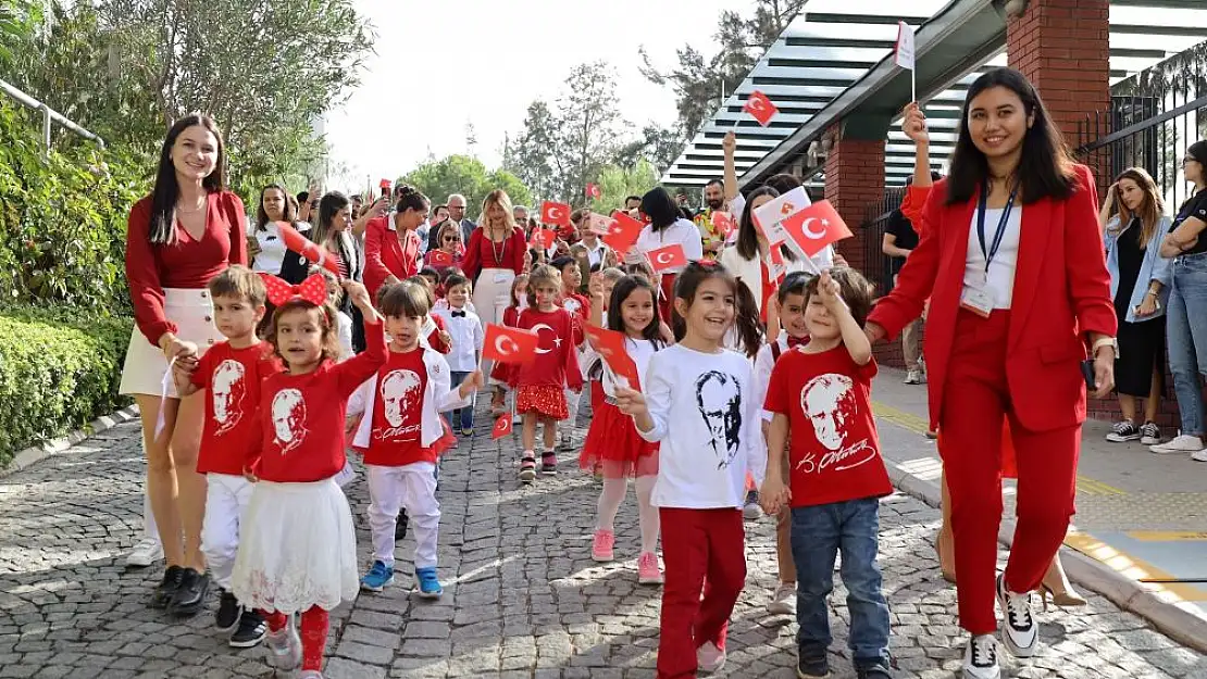 İzmir Ekonomi’de ‘Cumhuriyet’ coşkusu başladı  