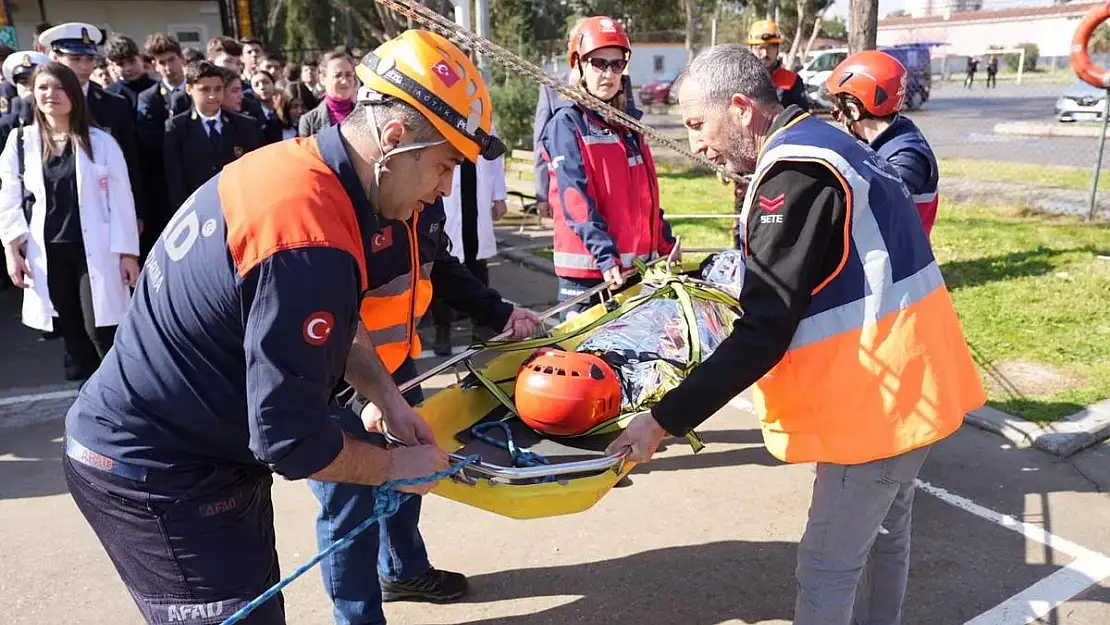 İzmir İl Milli Eğitim Müdürlüğü ve AFAD işbirliğinde tatbikat!