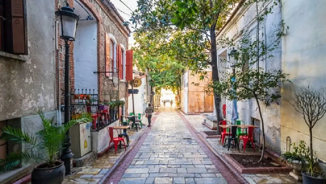 İzmir'in ruhunu yansıtan Dario Moreno sokağı ve unutulmaz sanatçının hikayesi