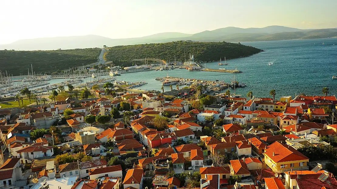 İzmir'in tarihi ve doğal güzelliklerini keşfetmek isteyenler için en keyifli rotalardan biri Seferihisar!