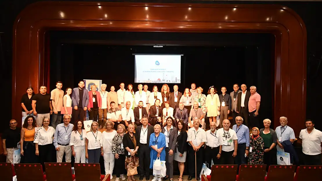 İzmir Kent Konseyi'nde destekçilere teşekkür