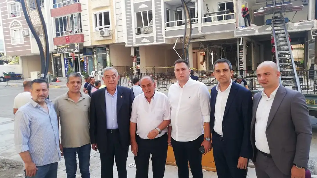 İzmir Milletvekili Altıntaş’tan patlama yaşanan işyerine ziyaret