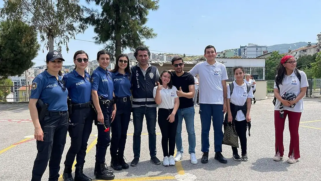 İzmir polisinden özel gençlere ziyaret