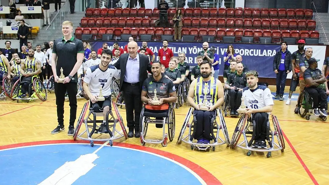 İzmir Tekerlekli Sandalye Basketbol Takımı finalde!