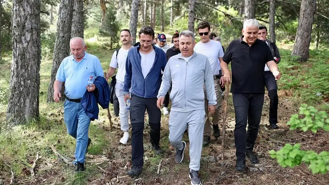 İzmir Valisi Elban Bozdağ’da “Efeler Yolu”nu yürüdü