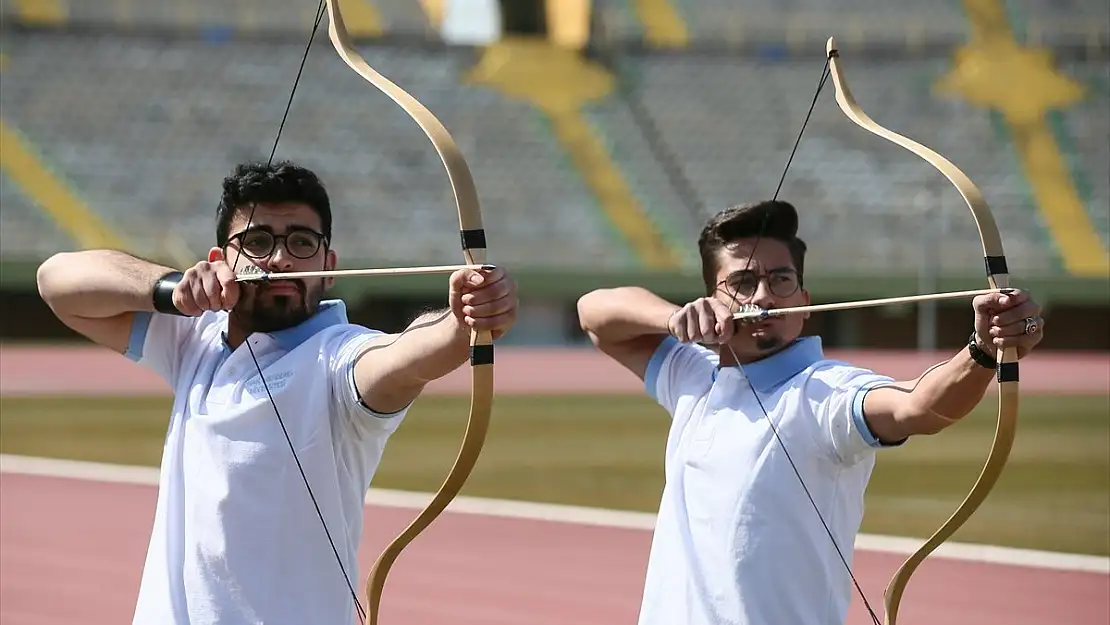 İzmir’de 1. Çaka Bey Geleneksel Türk Okçuluk Açık Hava etkinliği düzenlendi