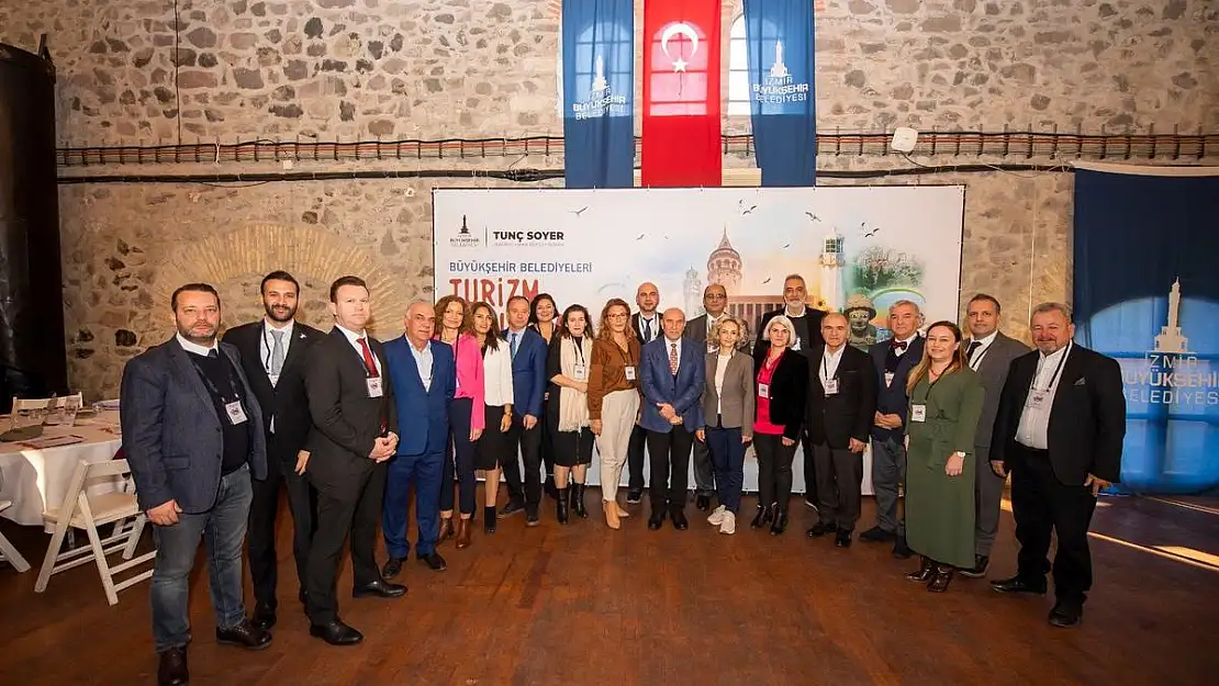 İzmir'de bir araya gelen Turizm sektörü, dijitalleşmeyi konuştu 