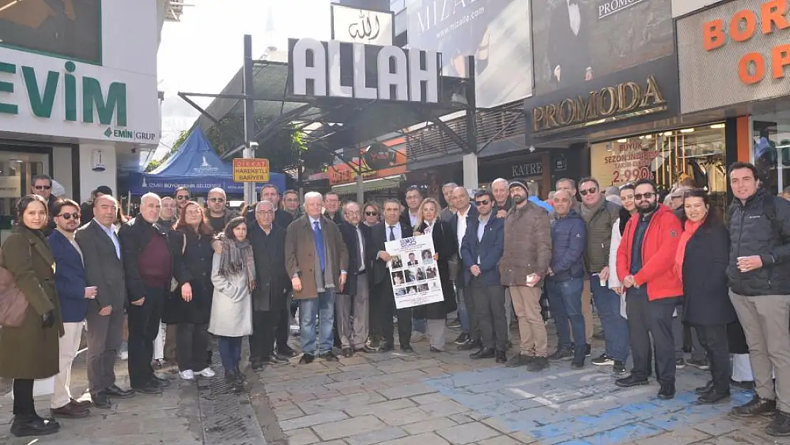 İzmir'de ‘Bir Ömür Ekonomi Yazanlar’ anıldı