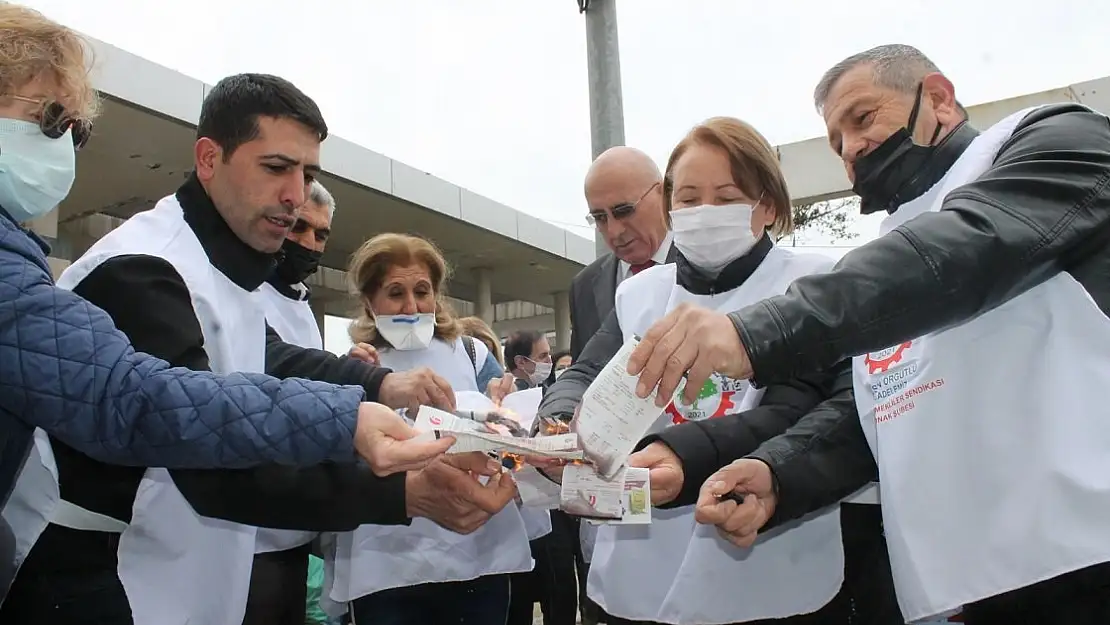 İzmir’de emeklilerden zam isyanı