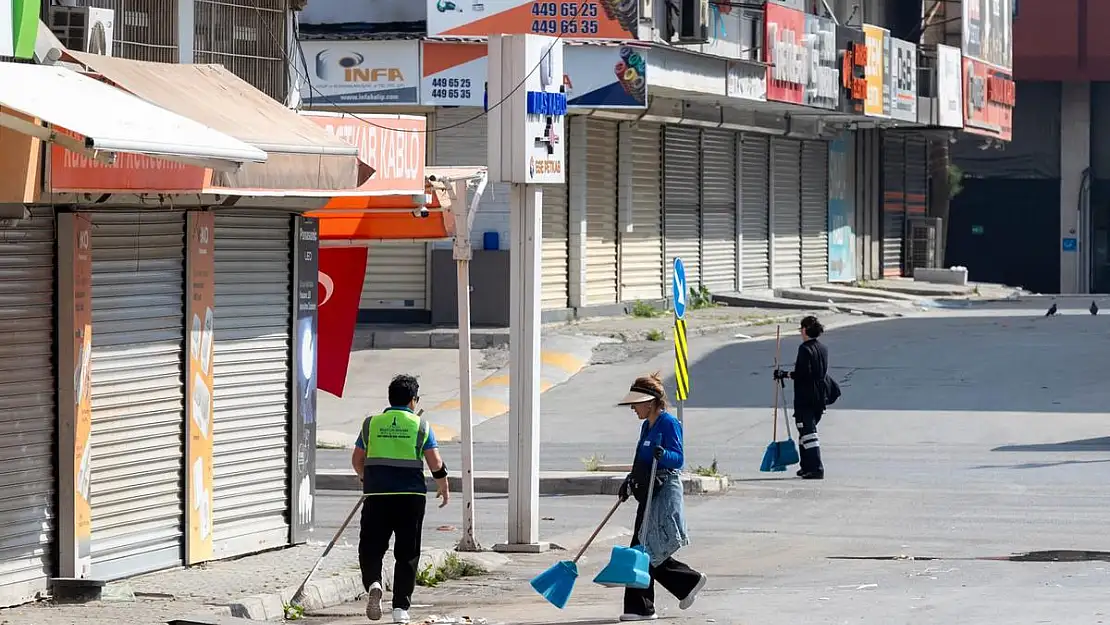 İzmir’de her gün 850 işçi 2 bin kilometrelik güzergahı temizliyor