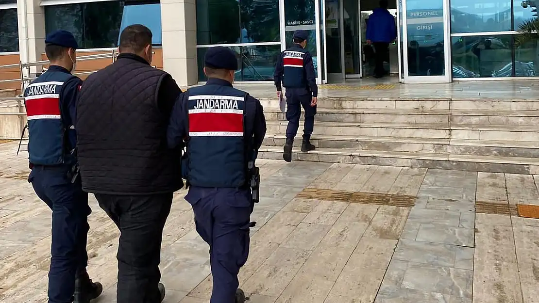 İzmir'de JASAT timleri firari suçlu avında