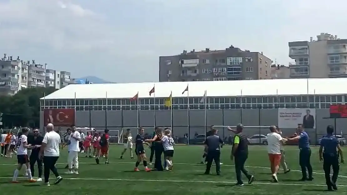 İzmir’de kadın futbolculara saldırı