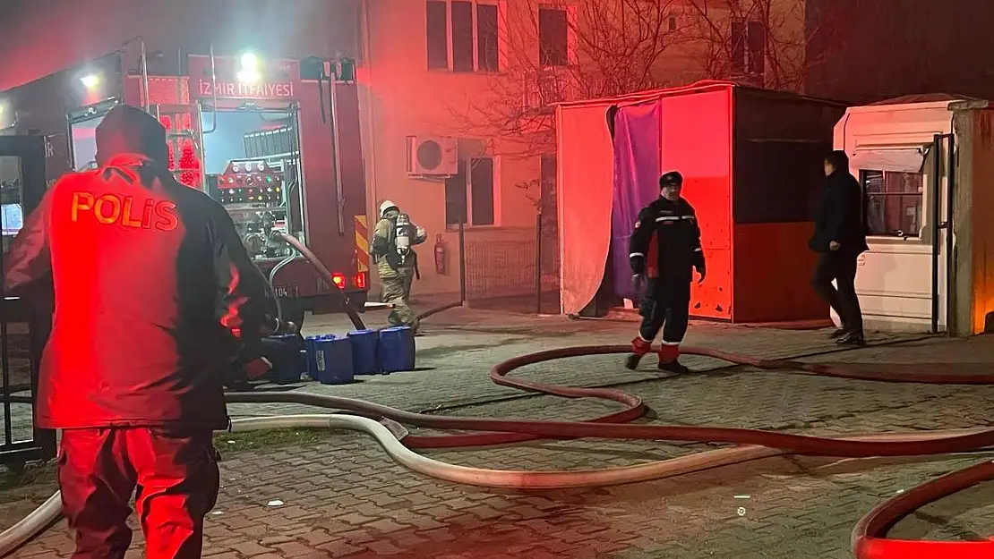 İzmir'de kauçuk fabrikasında korkutan yangın