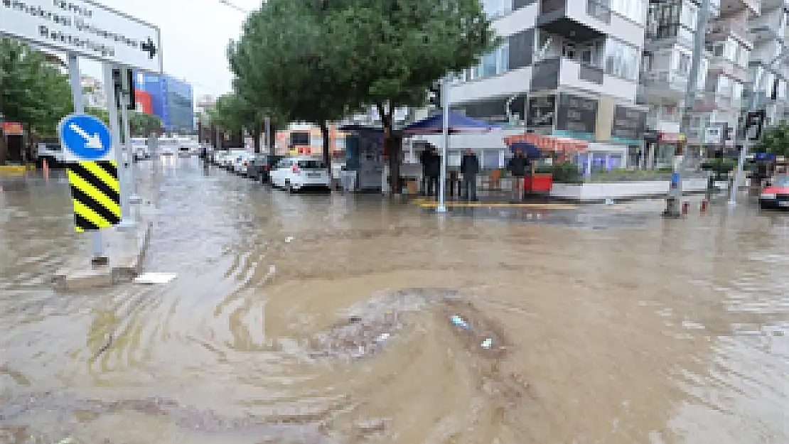 İzmir'de metrekareye 58,5 kilogram yağış düştü