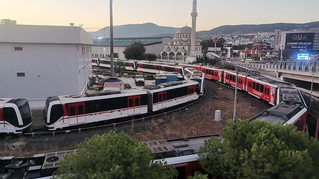 İzmir'de metro ve tramvay çalışanları greve gitti