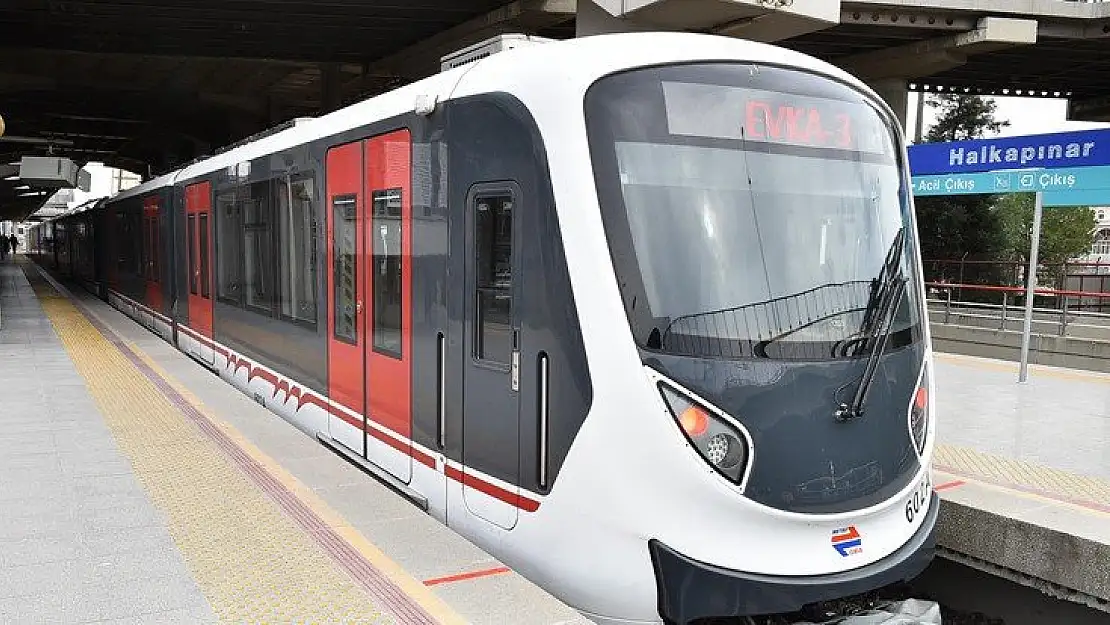 İzmir’de metroyu bu sefer intihar girişimi durdurdu