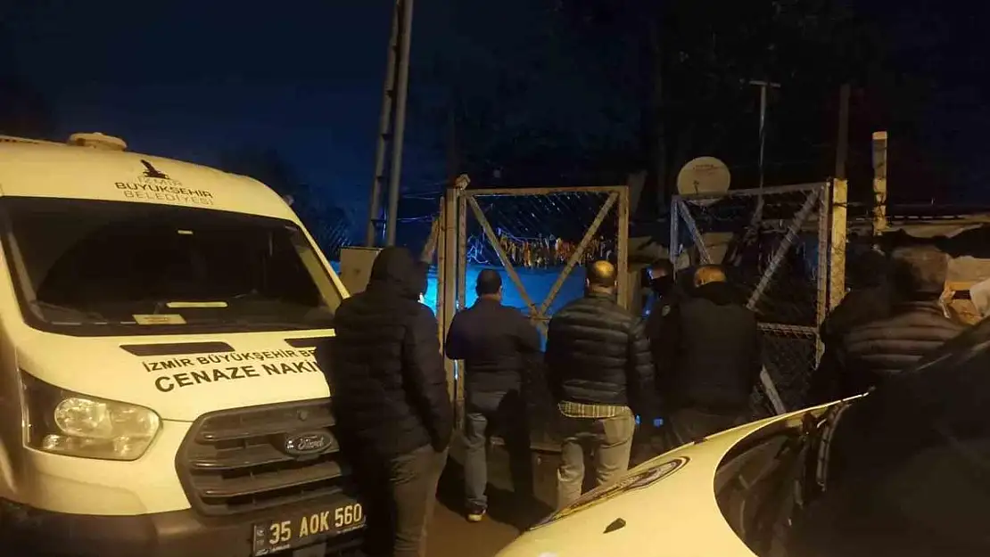 İzmir'de oğlu tarafından bıçaklanan kadın hayatını kaybetti