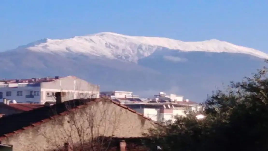 İzmir’de sezonun ilk karı görüldü