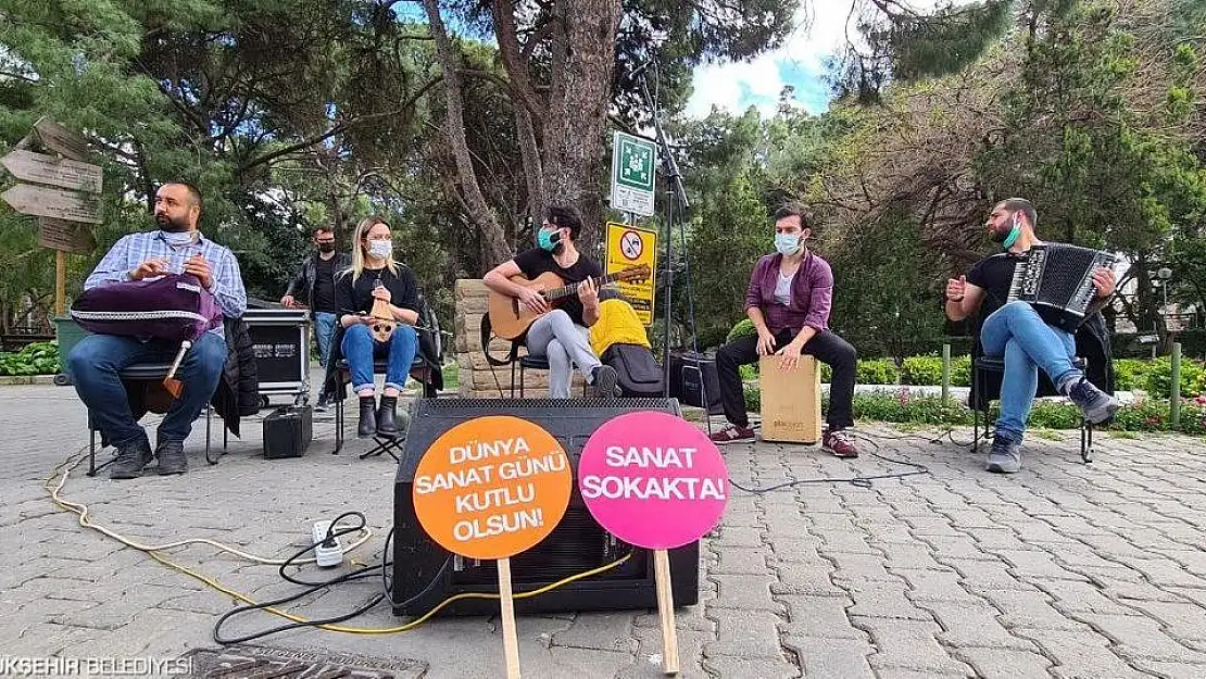 İzmir'de sokak sanatçılarına yeni düzenleme