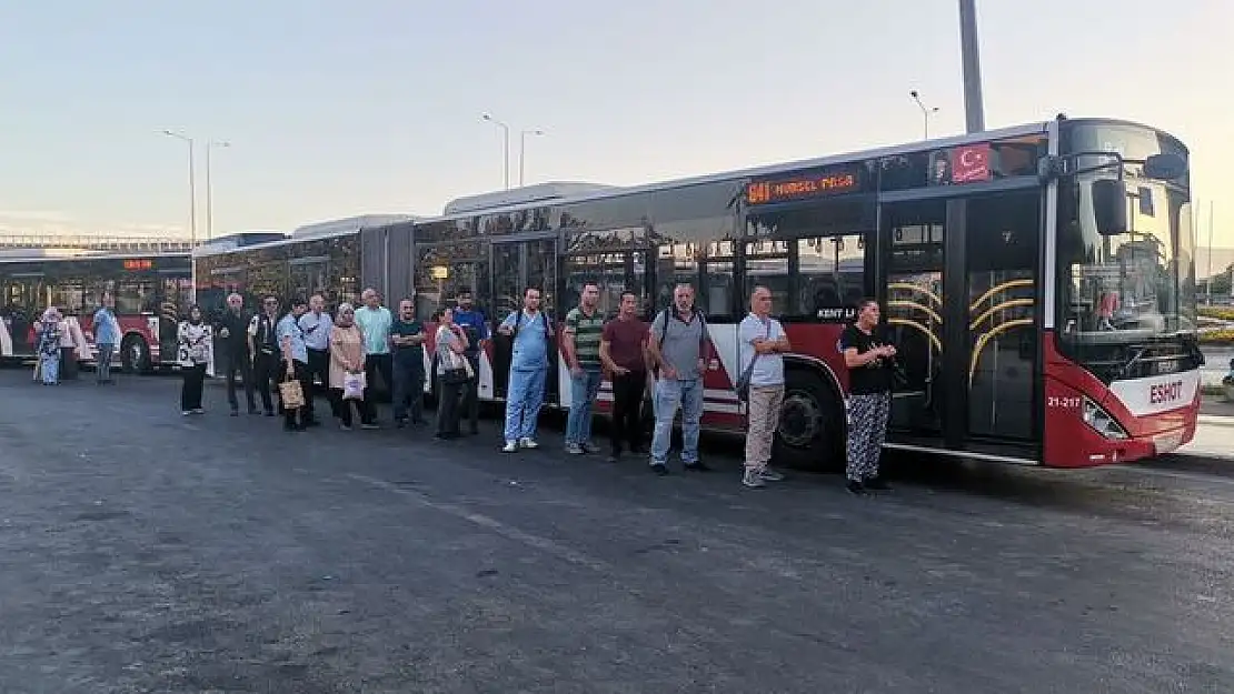 İzmir’de ulaşım felç: Otobüsler, metrolar yavaşladı vatandaşlar yolda kaldı…