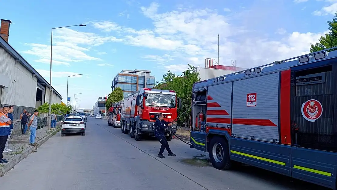 İzmir’deki tekstil fabrikasındaki yangın kontrol altına alındı