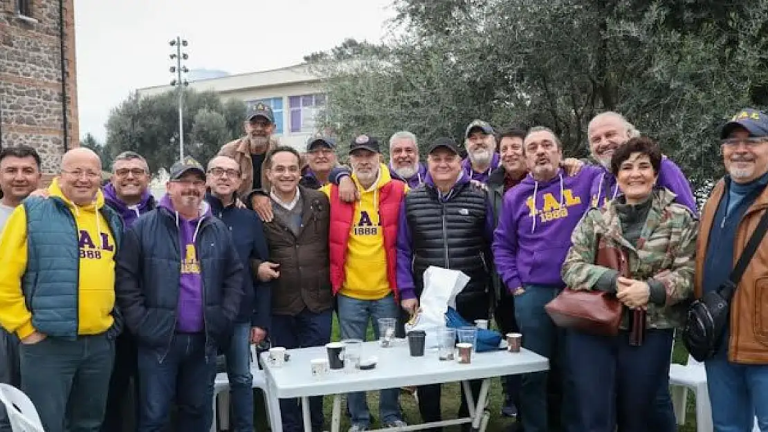 İzmir'in adayı Olgun Atila sınırdan seslendi: Asıl hedef Manisa!