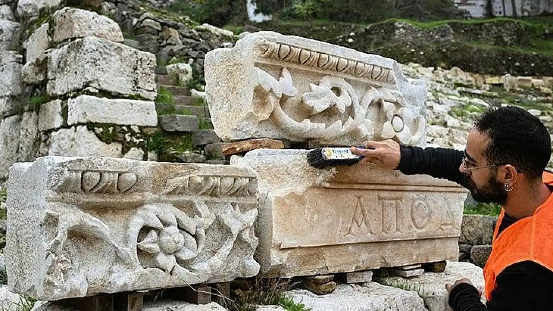 İzmir’in kalbinde 20 bin kişilik tiyatro gün yüzüne çıktı