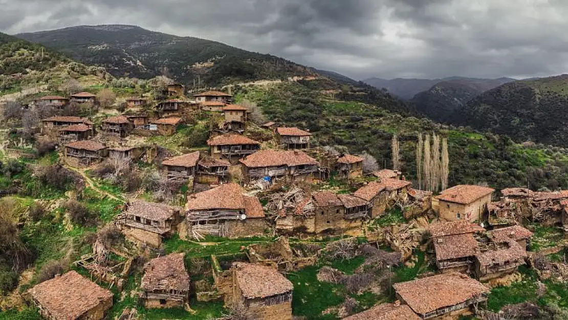 İzmir’in Ödemiş’teki ‘hayalet köy’ünü Youtuberlar bastı