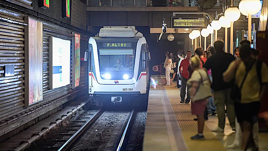 İzmirlilerin metroda cep telefonu çilesi sona eriyor!