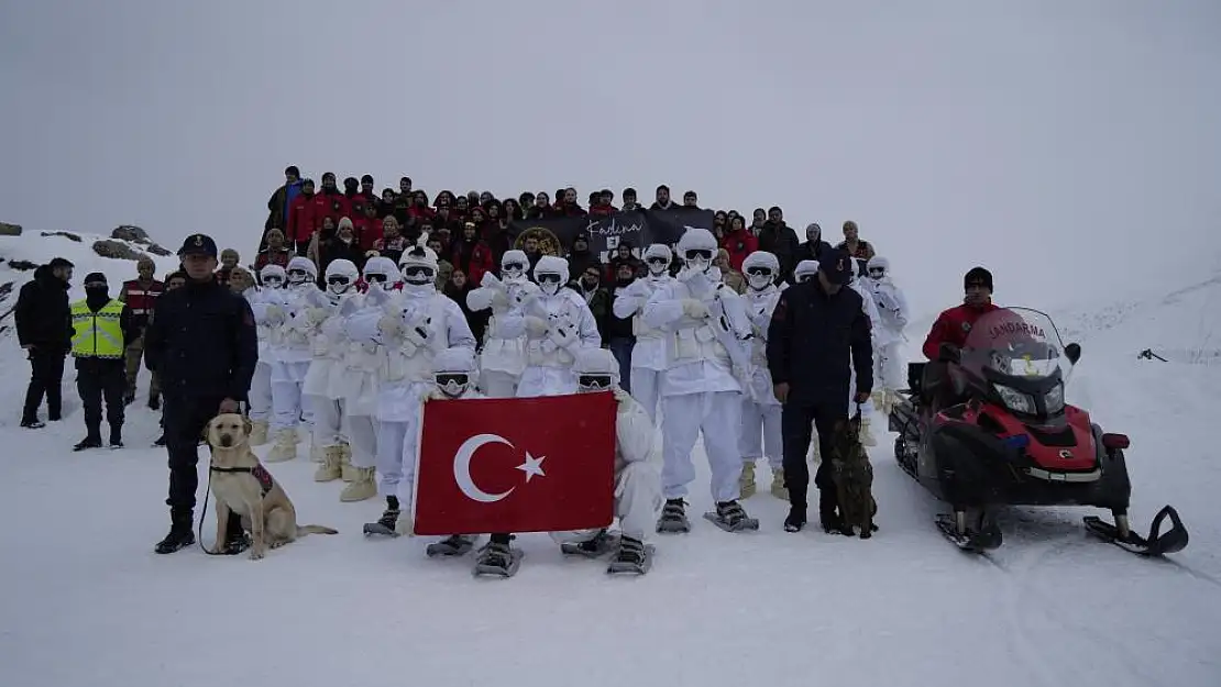 JAK timlerinden üniversite öğrencilerine çığda arama eğitimi