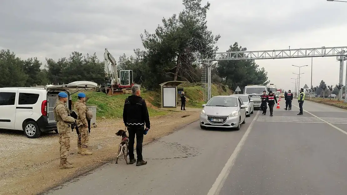 Jandarma, 10 yıldır aranan cinayet zanlısını yakaladı