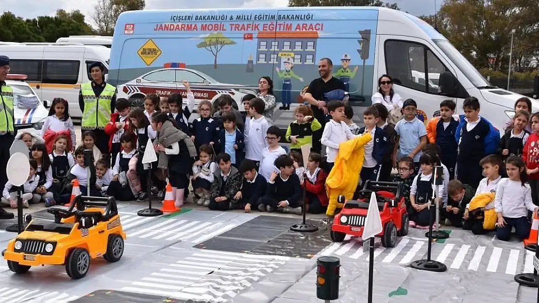 Jandarmadan öğrencilere trafik eğitimi