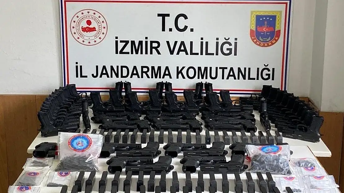 Jandarmadan silah deposuna baskın