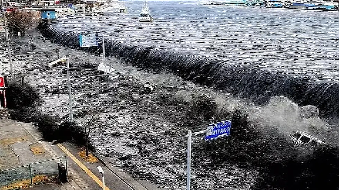 Japonya’da büyük deprem ve tsunami alarmı: Noto Yarımadası’nda 5 metrelik dalgalar bekleniyor!