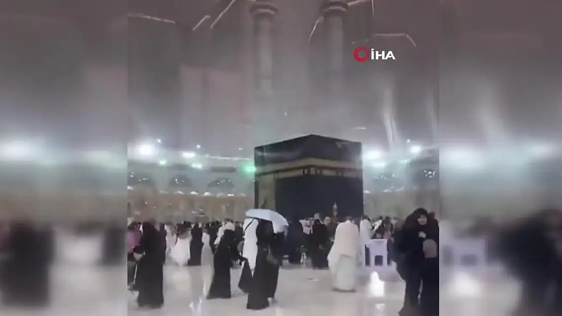 Kabe'de şiddetli yağış ve fırtına gerçekleşti