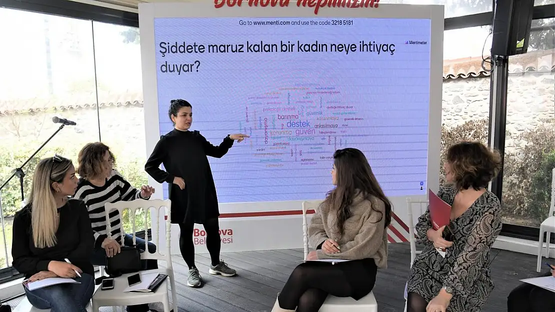 Kadınlar şiddete karşı bir araya geldi