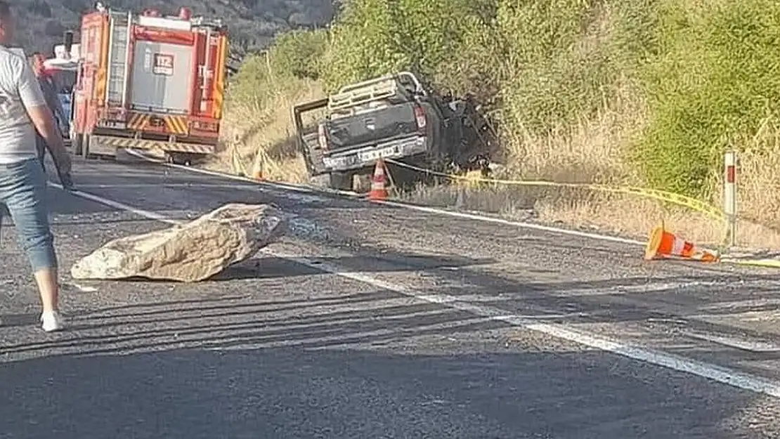 Kamyonetin üzerine kaya düştü: 1 ölü, 3 yaralı