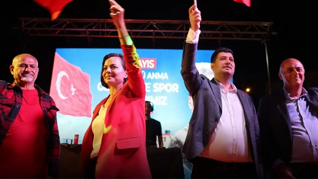 Karabağlar'da 19 Mayıs coşkusu sokağa taştı!