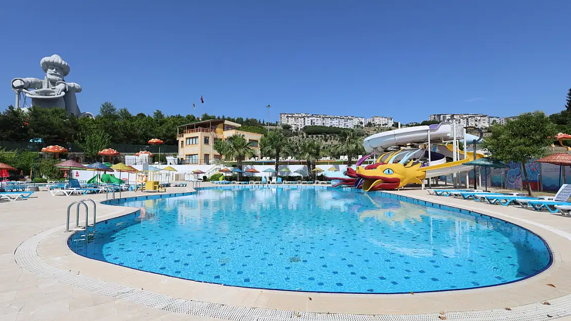 Karabağlar'da yazın en serin adresi! İzmir'in ortasında tatil köyü havası