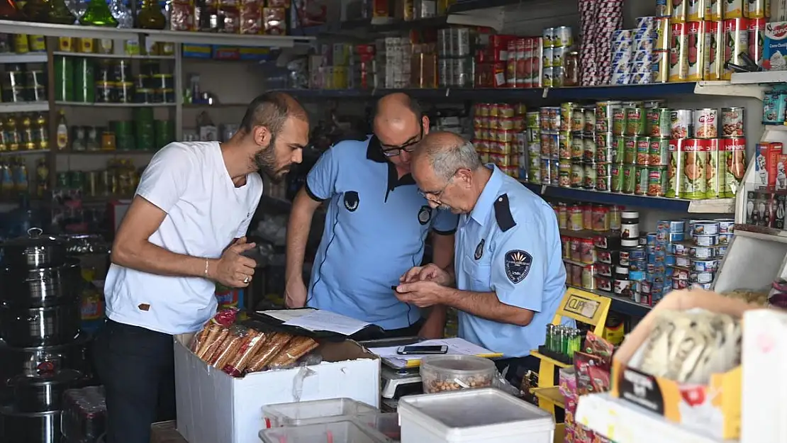 Karabağlar’da iş yerlerine denetim yapıldı