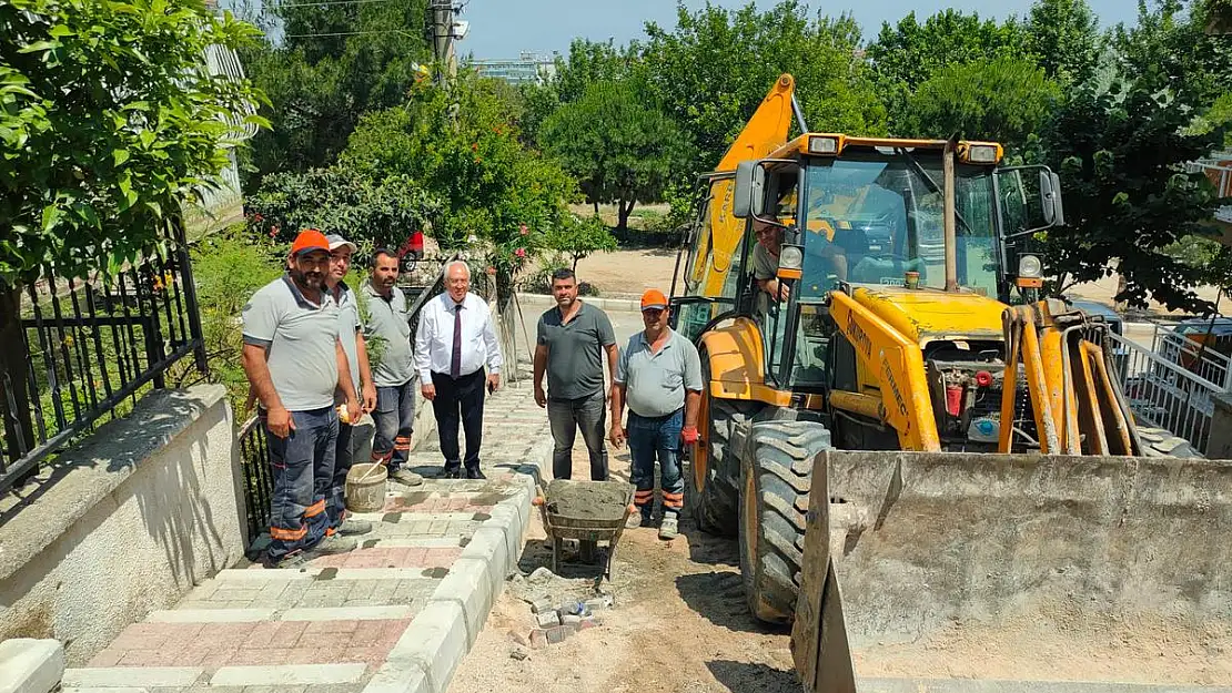 Karabağlar’da yol yapım  çalışmaları sürüyor