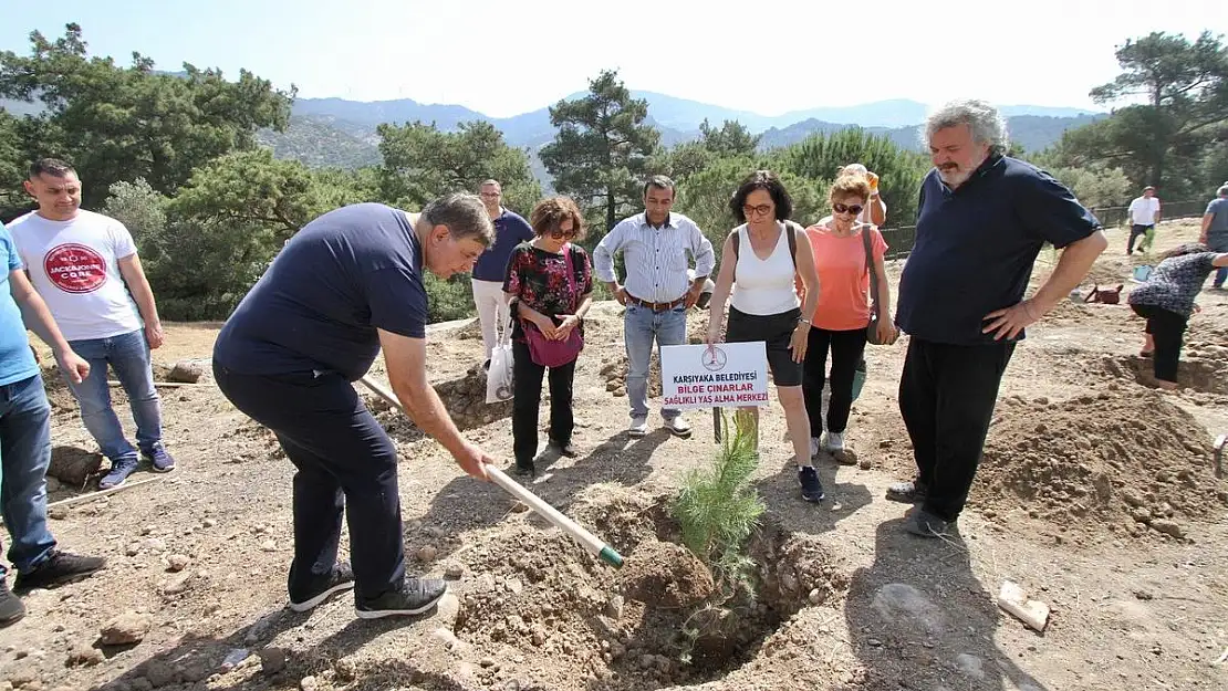 Karşıyaka Belediyesi yerel tohumları toprakla buluşturmayı sürdürüyor