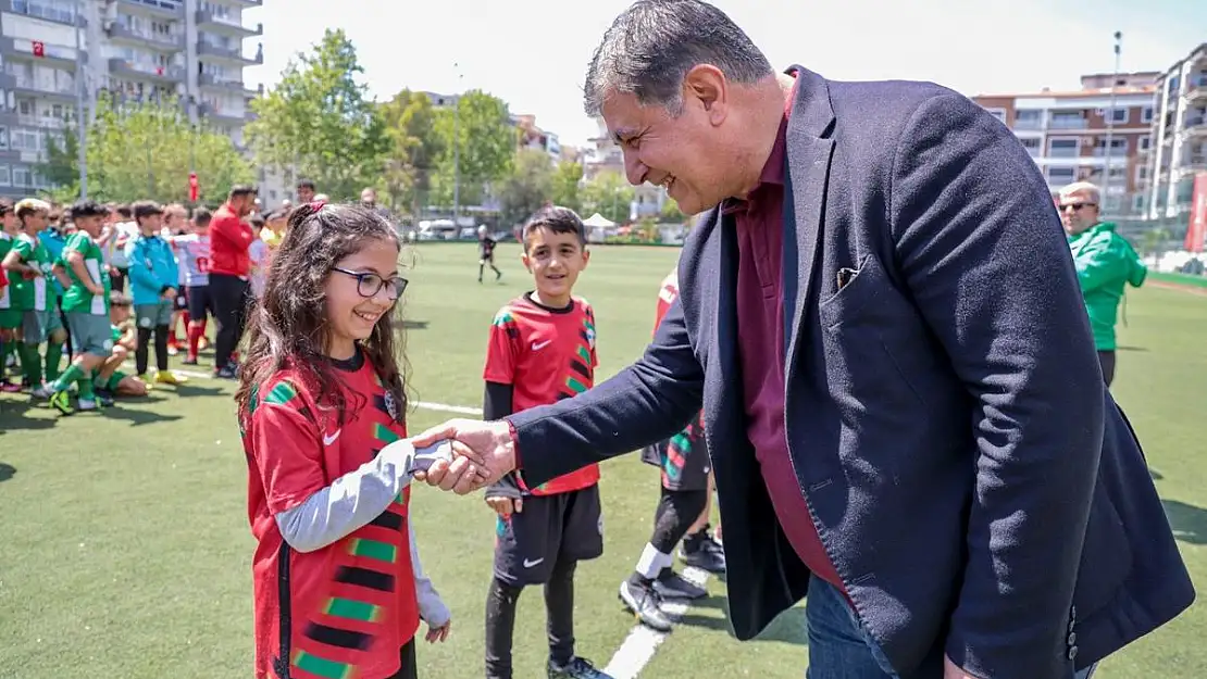 Karşıyaka Belediyesi'nden 23 Nisan kapsamında turnuva