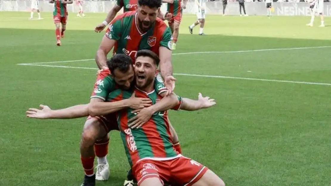 Karşıyaka'da kriz derinleşiyor!
