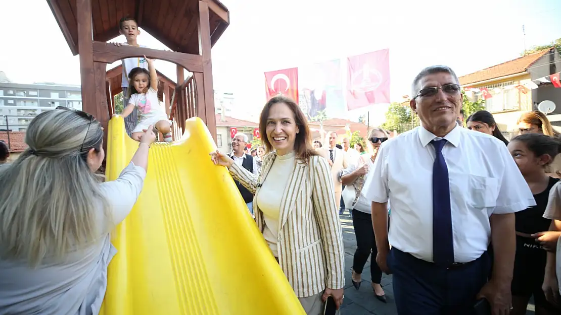 Karşıyaka'da parklara bakım