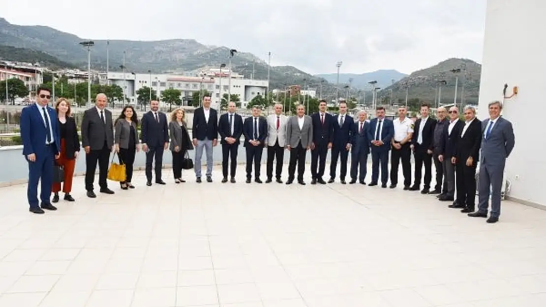 Karşıyaka Gençlik ve Spor Müdürü Musa Yelek’ e Veda Yemeği