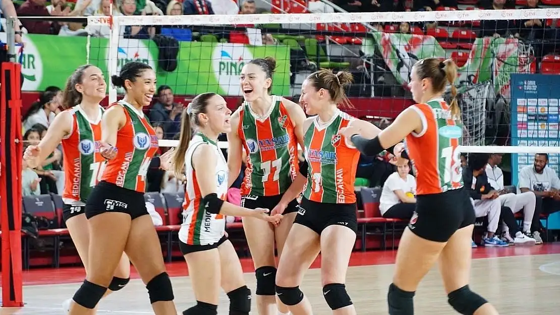 Karşıyaka Voleybol'un hayalleri seneye kaldı