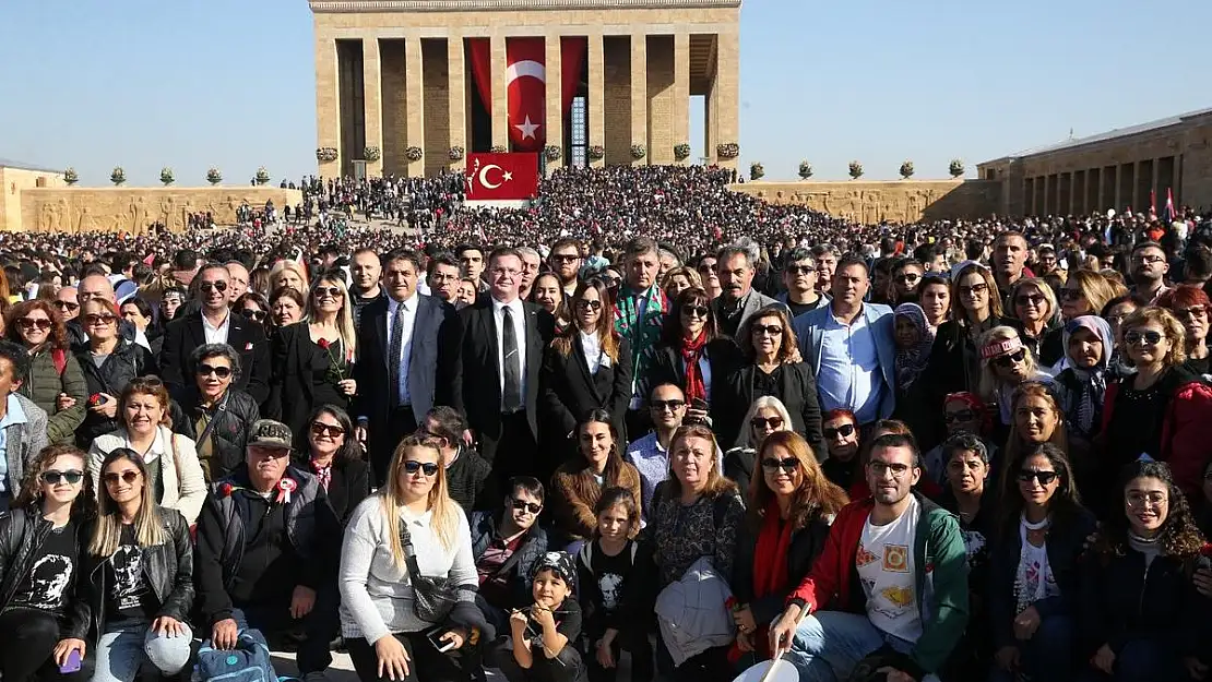 <strong>Karşıyaka'dan Anıtkabir'e sanal tur</strong>