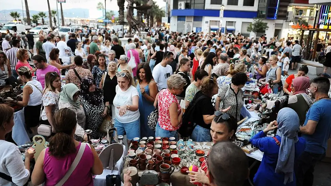 Karşıyakalı kadınlar el emekleriyle pazarda