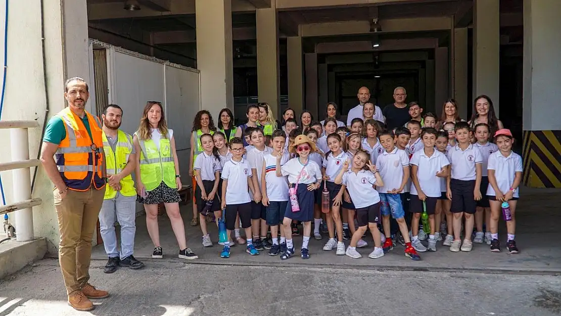 Karşıyakalı minikler geri dönüşüm bilinci kazanıyor